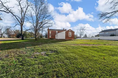 Exterior - 1053 Feise Rd, O'fallon, MO 63368 photo 11 of 15