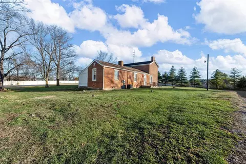 Exterior - 1053 Feise Rd, O'fallon, MO 63368 photo 10 of 15