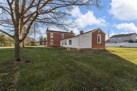 Exterior - 1053 Feise Rd, O'fallon, MO 63368 photo 13 of 15