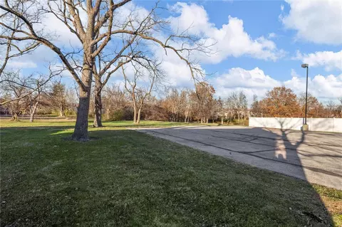 Exterior - 1053 Feise Rd, O'fallon, MO 63368 photo 6 of 15