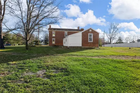 Exterior - 1053 Feise Rd, O'fallon, MO 63368 photo 12 of 15