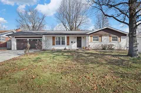 2620 Cypress Dr, Saint Charles, MO 63301