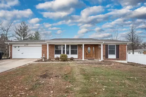 66 Strecker Rd, Ellisville, MO 63011