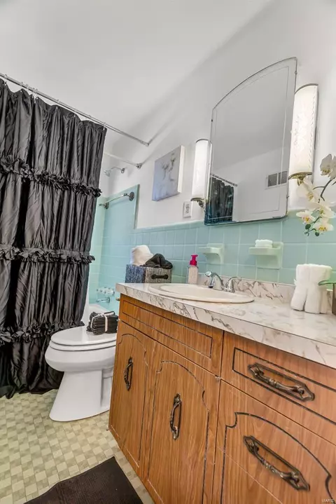 Bath - 1355 Clarkson Dr, Ellisville, MO 63011 photo 1 of 1