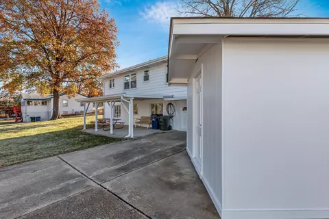 Exterior - 1355 Clarkson Dr, Ellisville, MO 63011 photo 4 of 6