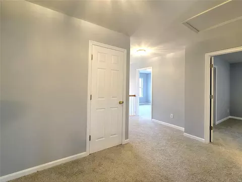 Entry Way - 377 Remington Way Dr, Ballwin, MO 63021 photo 6 of 7