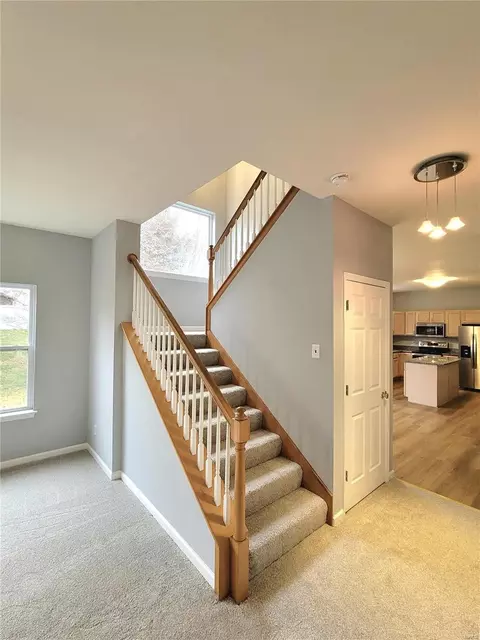 Entry Way - 377 Remington Way Dr, Ballwin, MO 63021 photo 4 of 7