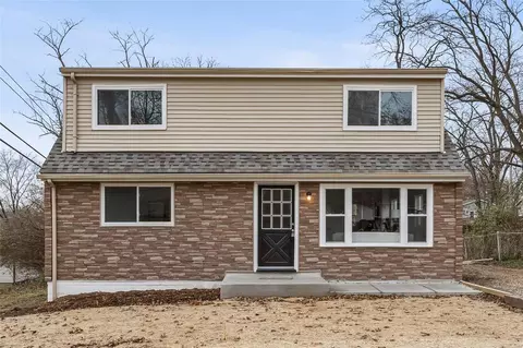 457 Chamberlin Dr, Winchester, MO 63021