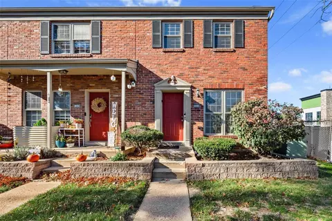1218 Clarkson Ct #1218, Ellisville, MO 63011
