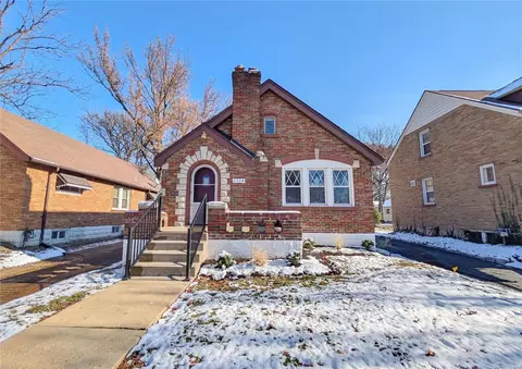2508 Brown Rd, Saint Louis, MO 63114