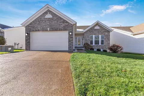 12 Ellington Oaks Ct, Saint Peters, MO 63376