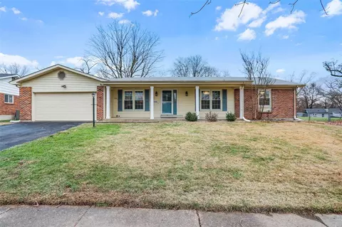 12934 Robandee Ln, Saint Louis, MO 63146