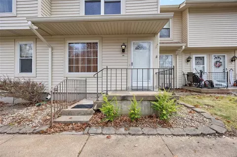161 Dartingbird Ln #B, Eureka, MO 63025 photo 2