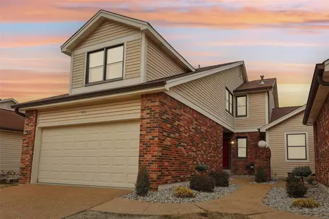 5551 Pierre Ct, Saint Louis, MO 63128