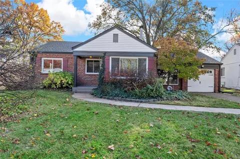 208 Cannonbury Dr, Saint Louis, MO 63119