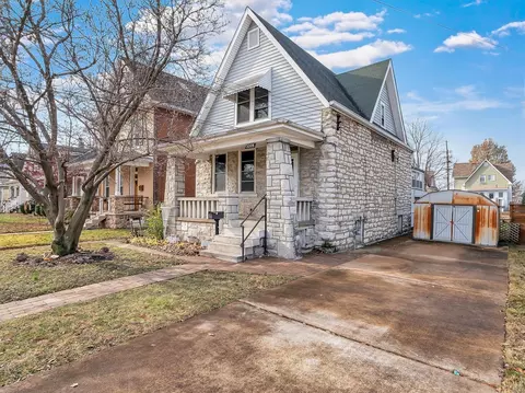 3205 Walter Ave, Saint Louis, MO 63143