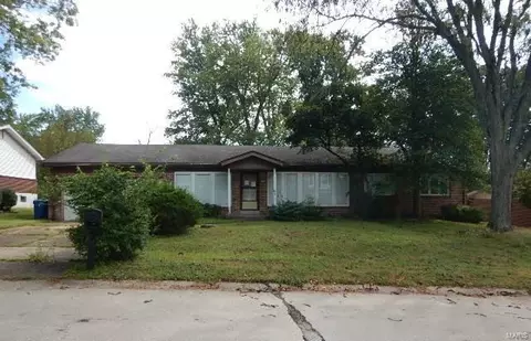 762 Ambois Dr, Saint Louis, MO 63141