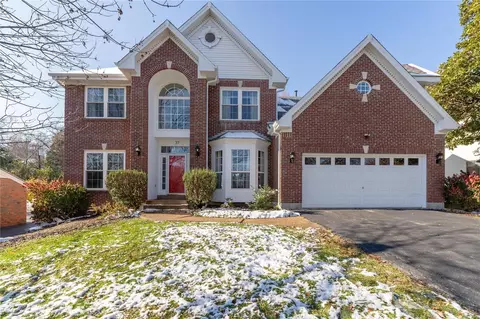 37 Kings Lynn, Olivette, MO 63132