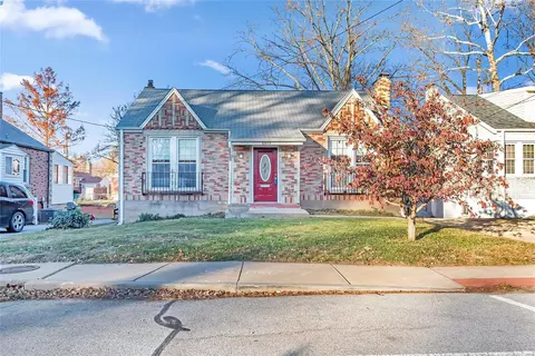 8849 Litzsinger Rd, Saint Louis, MO 63144