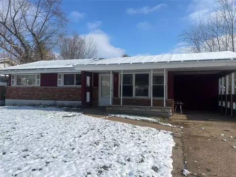 9748 Portage Dr, Saint Louis, MO 63136