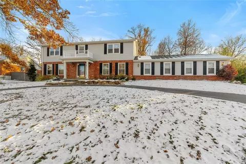 12216 Kingshill Dr, Saint Louis, MO 63141