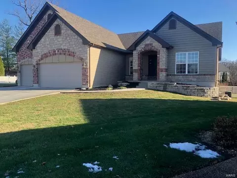 524 Elm Creek Dr, Wentzville, MO 63385