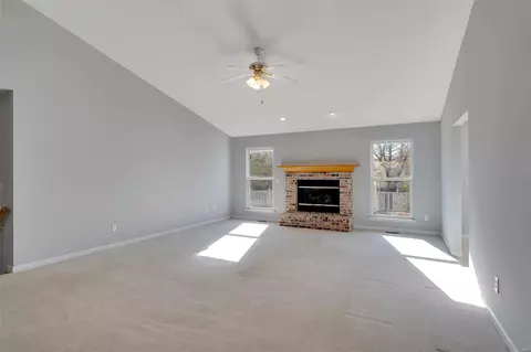 Living - 4 Crawford Ct, O'fallon, MO 63366 photo 3 of 6