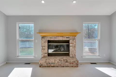 Living - 4 Crawford Ct, O'fallon, MO 63366 photo 6 of 6