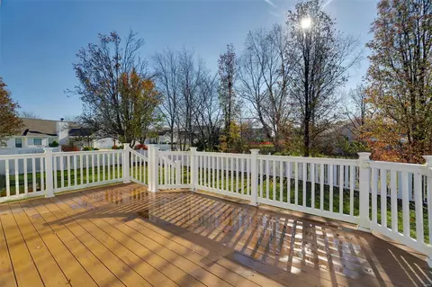 Exterior - 4 Crawford Ct, O'fallon, MO 63366 photo 7 of 9