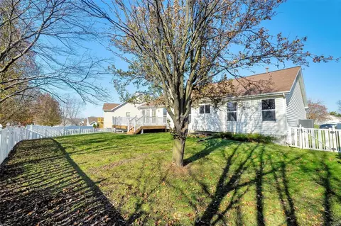 Exterior - 4 Crawford Ct, O'fallon, MO 63366 photo 5 of 9