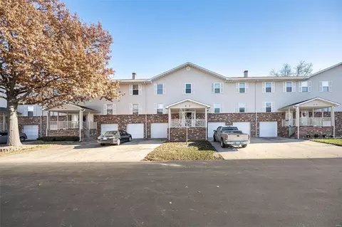 12 Delray Ct #F, Saint Peters, MO 63376