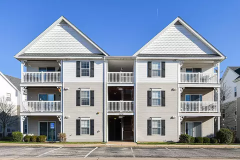 2470 Lampong Dr #100A, Saint Louis, MO 63125
