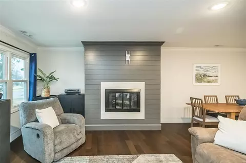 Living - 251 Howard Dr, Ballwin, MO 63021 photo 2 of 2
