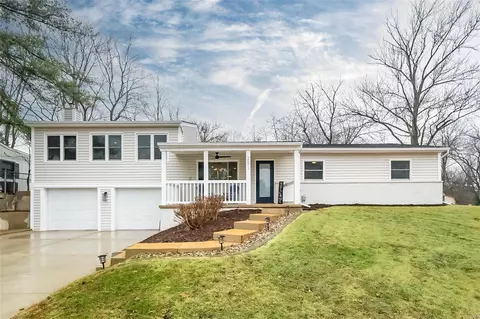 251 Howard Dr, Ballwin, MO 63021