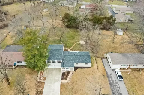 View/Area - 251 Howard Dr, Ballwin, MO 63021 photo 1 of 3