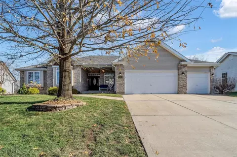 4612 Darkwoods Dr, Wentzville, MO 63385