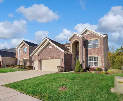 1389 Red Oak Plantation Dr, Ballwin, MO 63021 photo 10