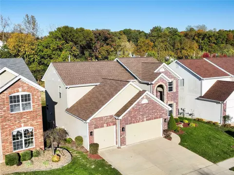 1389 Red Oak Plantation Dr, Ballwin, MO 63021 photo 2