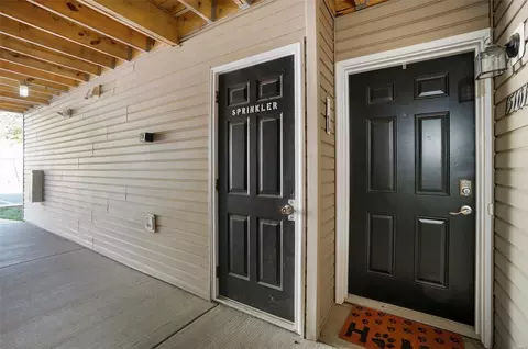 Entry Way - 15101 Spring Creek Ln, O'fallon, MO 63368 photo 1 of 1