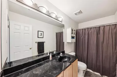 Bath - 1276 Arbor Bluff Cir, Ballwin, MO 63021 photo 2 of 6