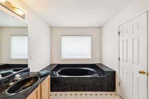Bath - 1276 Arbor Bluff Cir, Ballwin, MO 63021 photo 5 of 6