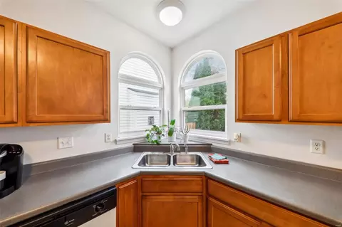 Kitchen - 1276 Arbor Bluff Cir, Ballwin, MO 63021 photo 3 of 7
