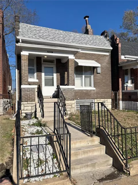 4223 W Labadie Ave, Saint Louis, MO 63115