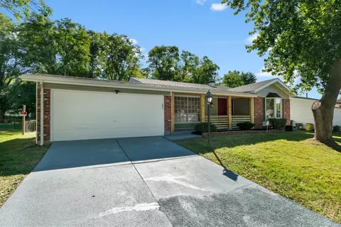12026 La Padera Ln, Florissant, MO 63033