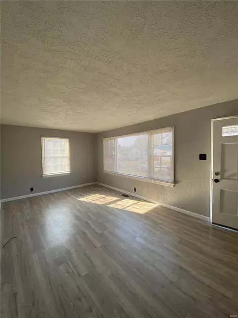 Living - 6320 Everett Dr, Saint Louis, MO 63134 photo 1 of 3