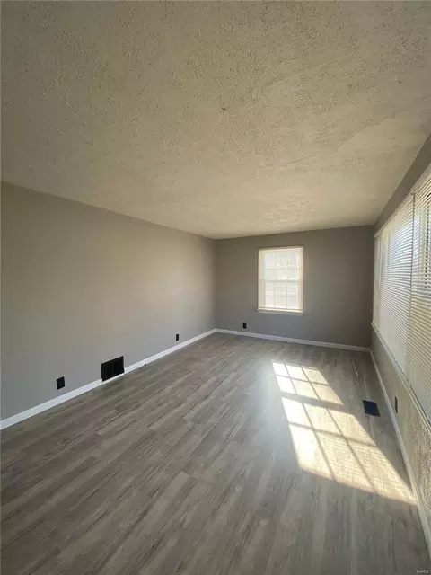 Living - 6320 Everett Dr, Saint Louis, MO 63134 photo 2 of 3