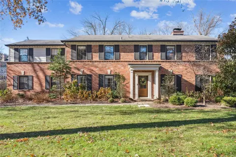 15 Granada Way, Saint Louis, MO 63124