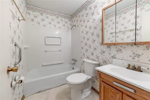 571 Golfwood Dr, Ballwin, MO 63021 photo 18