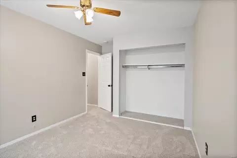 Bedroom - 718 Oak Run Ln, Ballwin, MO 63021 photo 9 of 12
