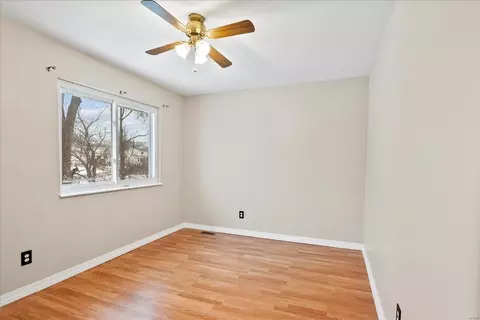 Bedroom - 718 Oak Run Ln, Ballwin, MO 63021 photo 6 of 12